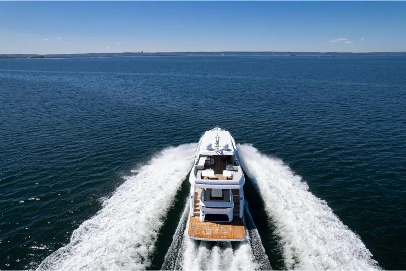 Slide: The Image of Galeon 800 Fly 2023 - 90