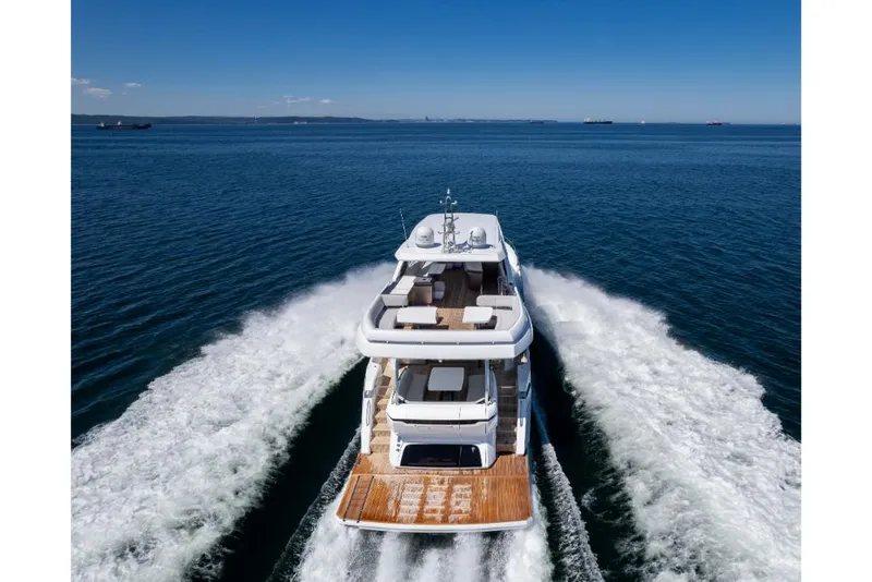 Slide: The Image of Galeon 800 Fly 2023 - 97