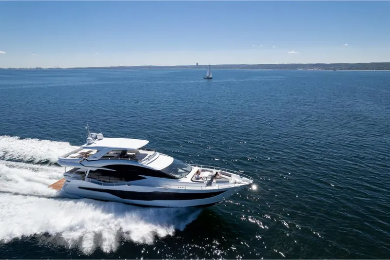 Slide: The Image of Galeon 800 Fly 2023 - 98