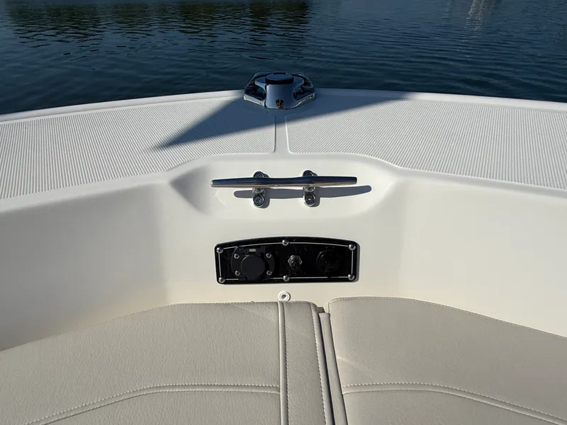 Slide: The Image of Boston Whaler 190 Montauk 2027 - 21
