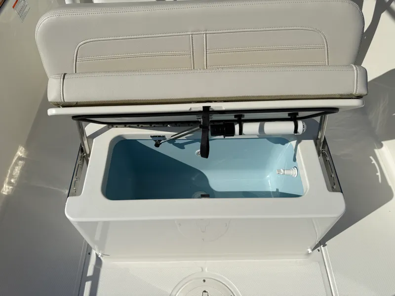 Slide: The Image of Boston Whaler 190 Montauk 2027 - 16
