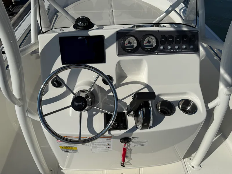 Slide: The Image of Boston Whaler 190 Montauk 2027 - 12