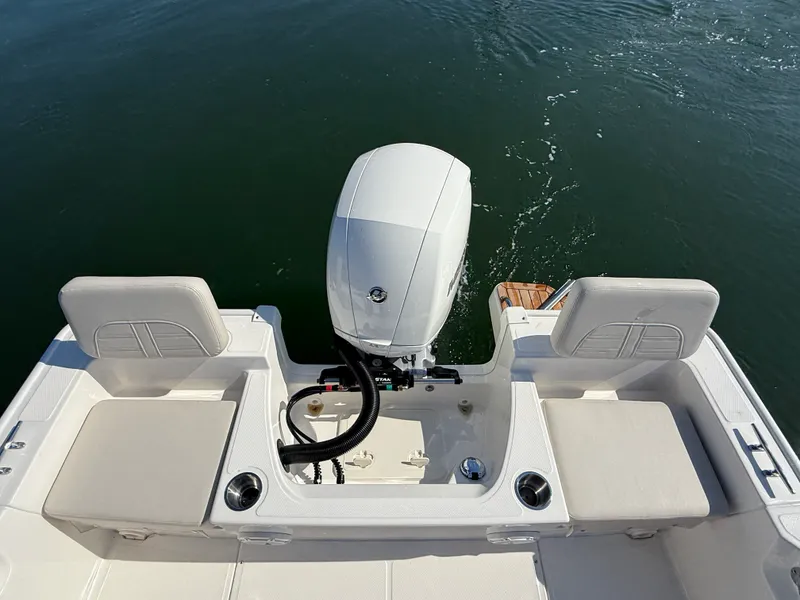 Slide: The Image of Boston Whaler 190 Montauk 2027 - 7