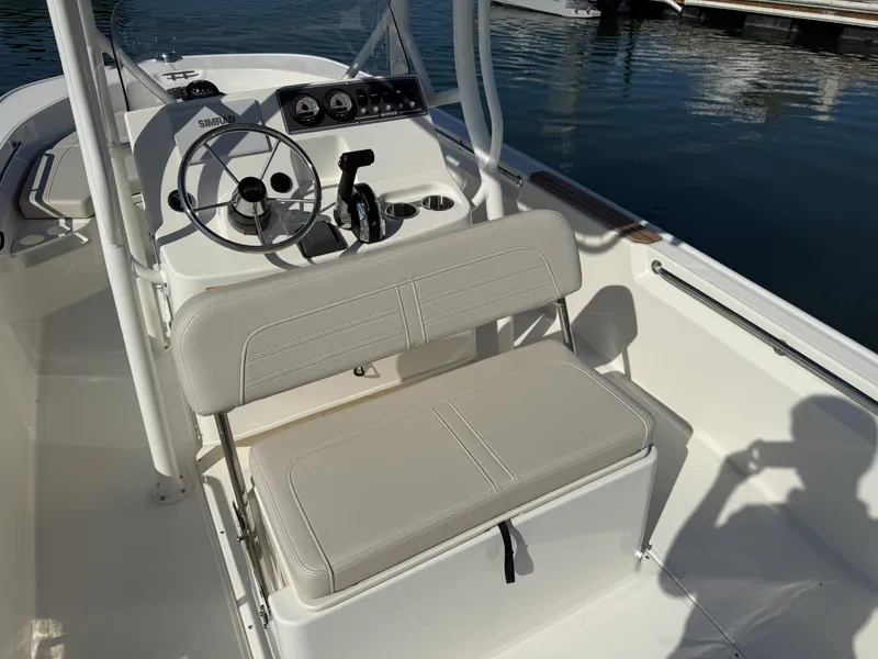 Slide: The Image of Boston Whaler 190 Montauk 2027 - 17