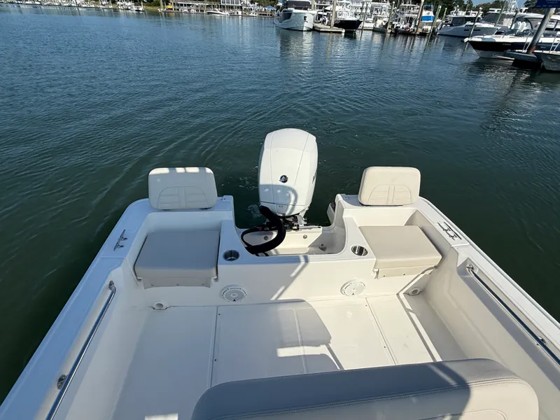 Slide: The Image of Boston Whaler 190 Montauk 2027 - 10