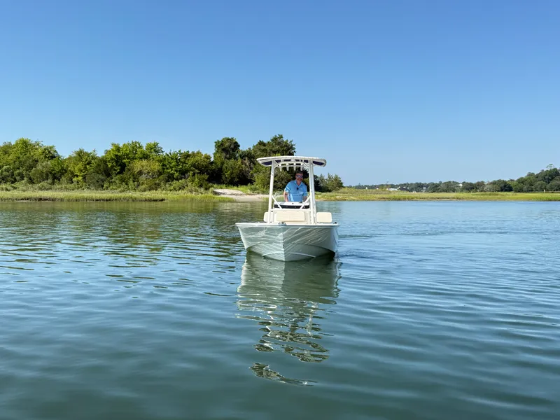 Slide: The Image of Boston Whaler 190 Montauk 2027 - 4
