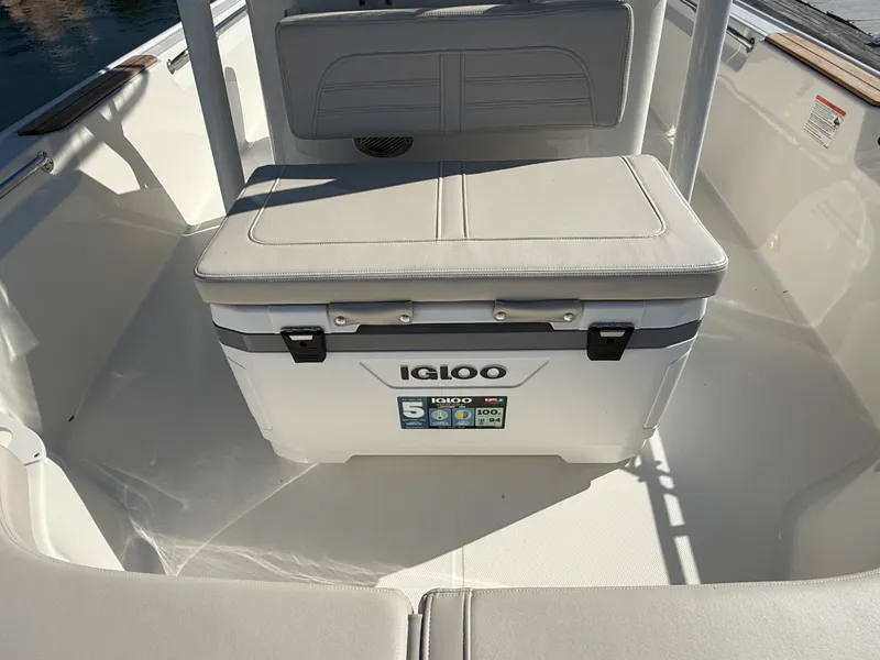 Slide: The Image of Boston Whaler 190 Montauk 2027 - 20