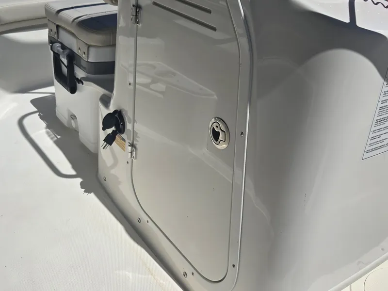 Slide: The Image of Boston Whaler 170 Montauk 2027 - 18