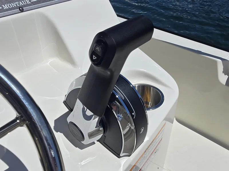 Slide: The Image of Boston Whaler 170 Montauk 2027 - 17