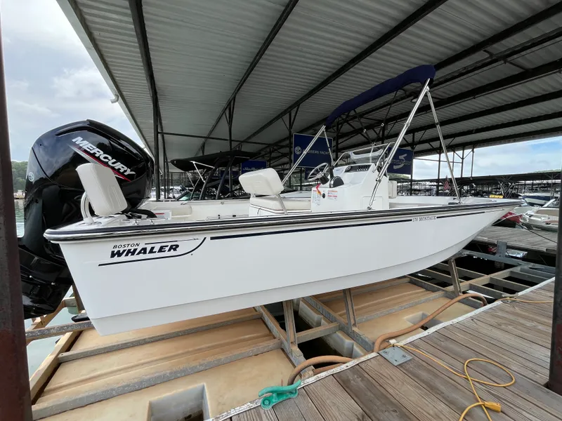 Slide: The Image of Boston Whaler 170 Montauk 2027 - 1