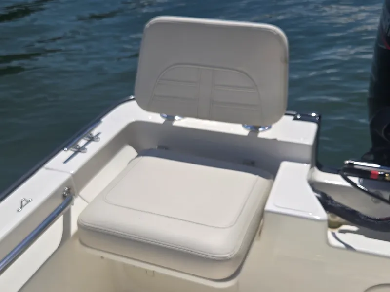 Slide: The Image of Boston Whaler 170 Montauk 2027 - 8