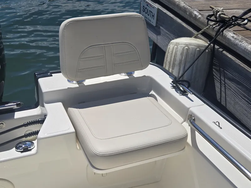 Slide: The Image of Boston Whaler 170 Montauk 2027 - 9