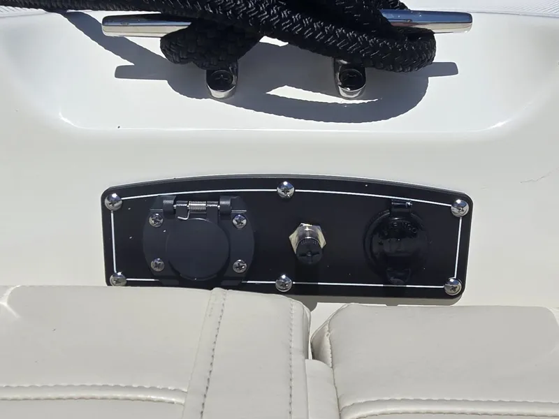 Slide: The Image of Boston Whaler 170 Montauk 2027 - 22