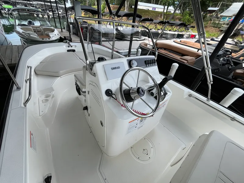Slide: The Image of Boston Whaler 170 Montauk 2027 - 8