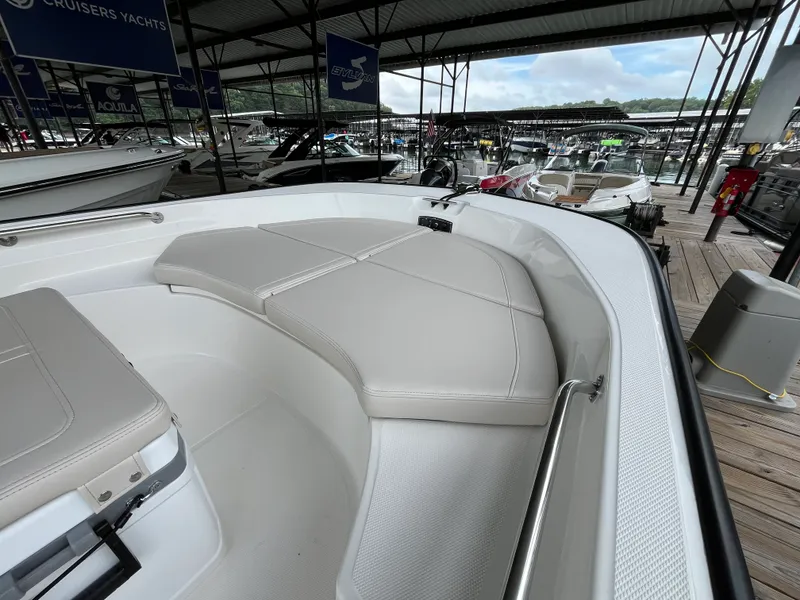 Slide: The Image of Boston Whaler 170 Montauk 2027 - 5