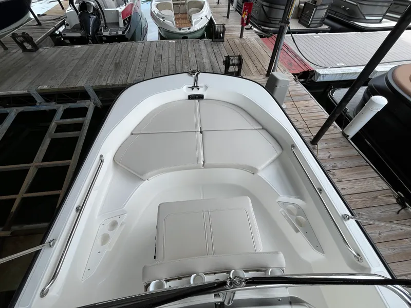 Slide: The Image of Boston Whaler 170 Montauk 2027 - 9