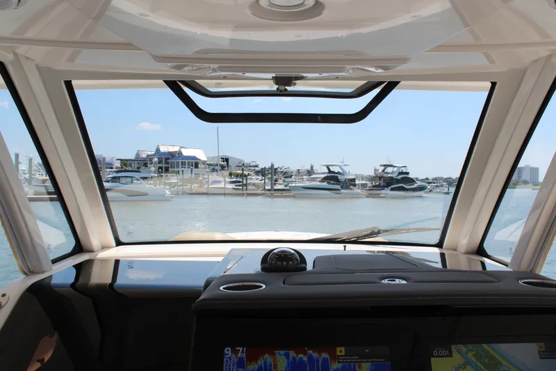 Slide: The Image of Pursuit S 368 SPORT 2019 - 37