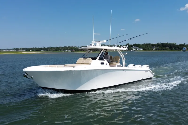 Slide: The Image of Pursuit S 368 SPORT 2019 - 2