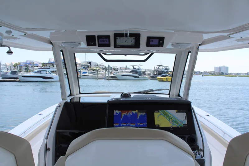 Slide: The Image of Pursuit S 368 SPORT 2019 - 15