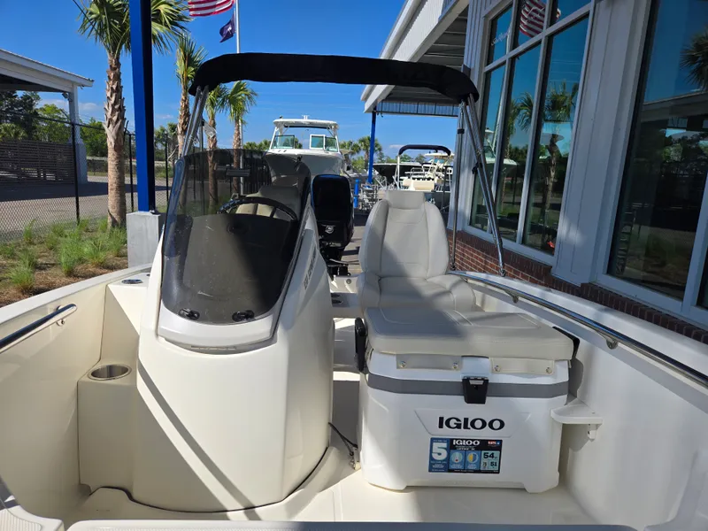 Slide: The Image of Boston Whaler 130 Super Sport 2026 - 7