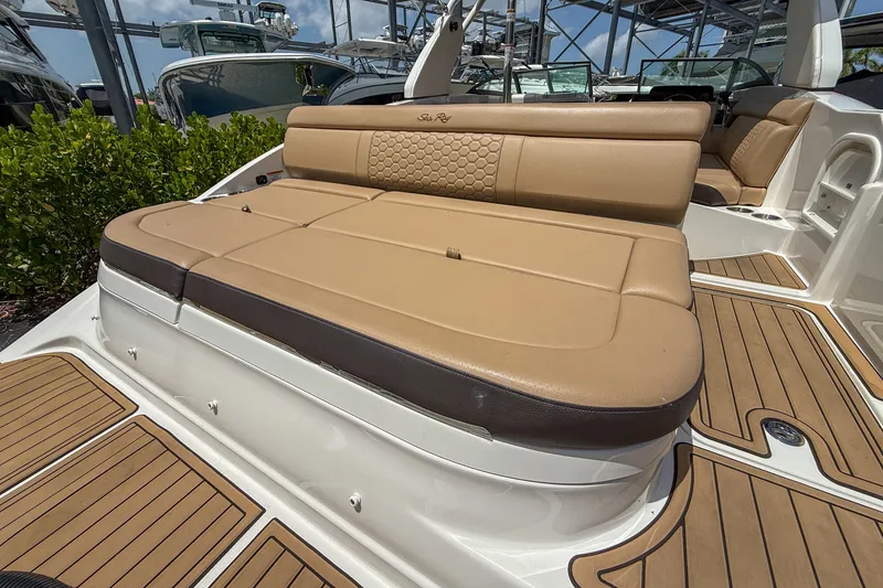 Slide: The Image of Sea Ray 270 SDX-OB 2019 - 4