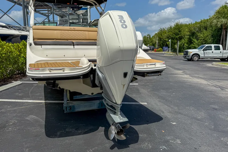 Slide: The Image of Sea Ray 270 SDX-OB 2019 - 2
