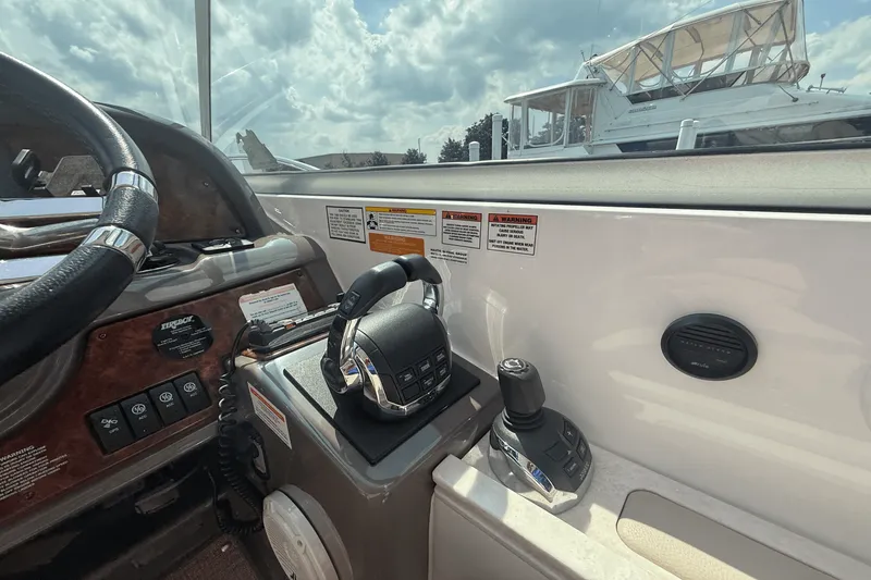 Slide: The Image of Rinker 360 EXPRESS 2015 - 38