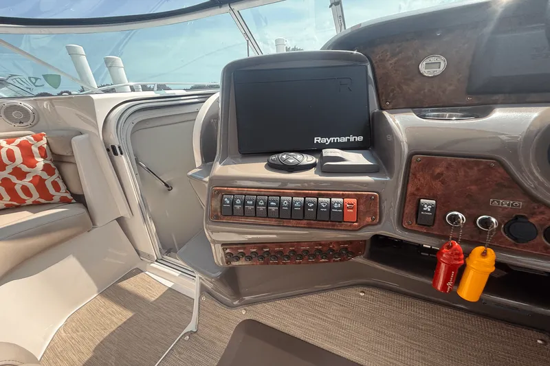 Slide: The Image of Rinker 360 EXPRESS 2015 - 41