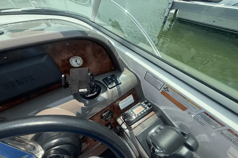 Slide: The Image of Rinker 360 EXPRESS 2015 - 43