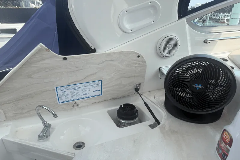 Slide: The Image of Rinker 360 EXPRESS 2015 - 53