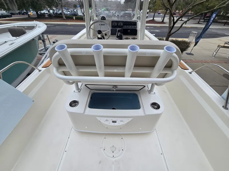 Slide: The Image of Boston Whaler 210 Montauk 2026 - 7