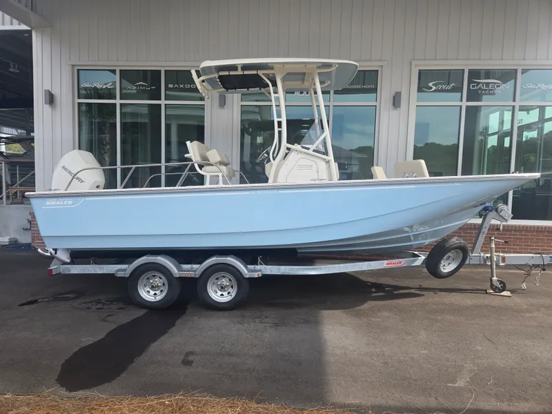 The Image of Boston Whaler 210 Montauk 2026 - 0