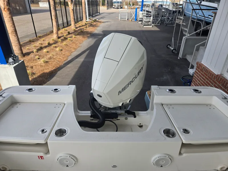 Slide: The Image of Boston Whaler 210 Montauk 2026 - 3