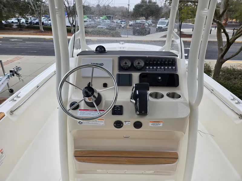 Slide: The Image of Boston Whaler 210 Montauk 2026 - 9