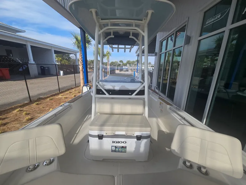 Slide: The Image of Boston Whaler 210 Montauk 2026 - 13