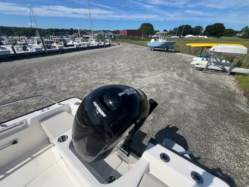 Slide: The Image of Boston Whaler 190 Montauk 2026 - 2
