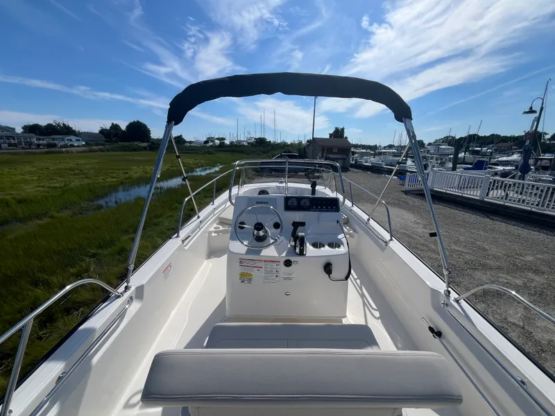 Slide: The Image of Boston Whaler 190 Montauk 2026 - 9