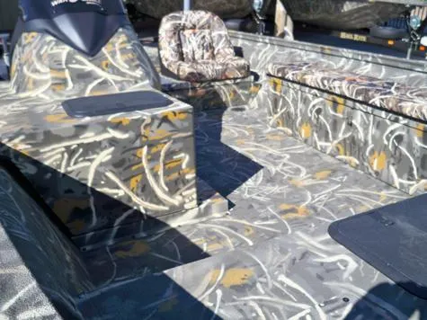 Slide: The Image of War Eagle 961LDBR Black Hawk Side Console 2025 - 19