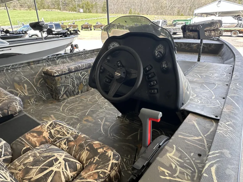 Slide: The Image of War Eagle 961LDBR Black Hawk Side Console 2025 - 14