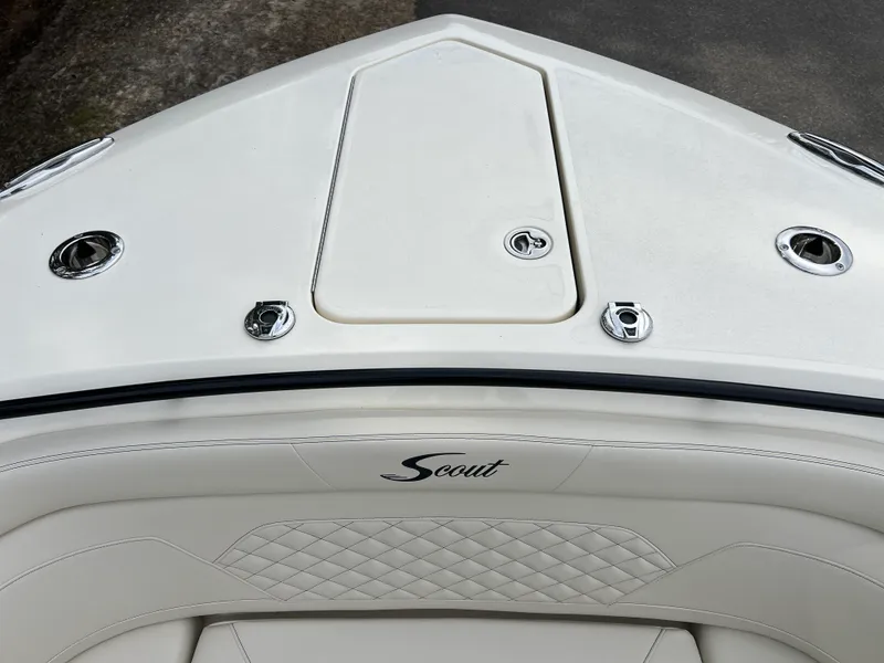 Slide: The Image of Scout 330 LXF 2026 - 41