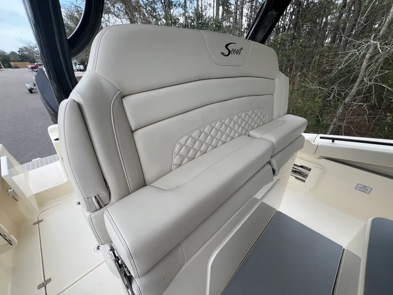 Slide: The Image of Scout 330 LXF 2026 - 23