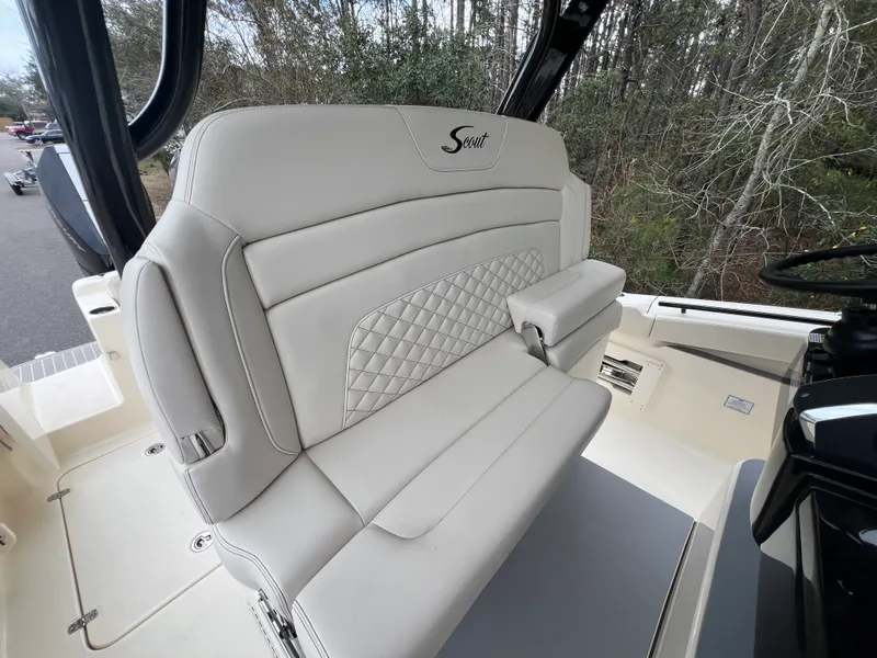 Slide: The Image of Scout 330 LXF 2026 - 24