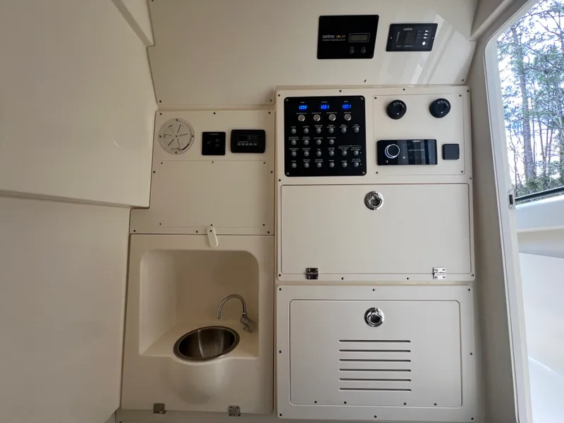 Slide: The Image of Scout 330 LXF 2026 - 33