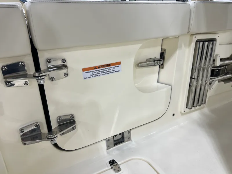 Slide: The Image of Scout 330 LXF 2026 - 11