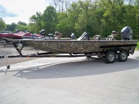 Slide: The Image of War Eagle IN STOCK 2370 Black Hawk Catfish Side Console 2025 - 11