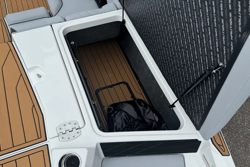 Slide: The Image of Nautique Super Air Nautique S23 2026 - 14