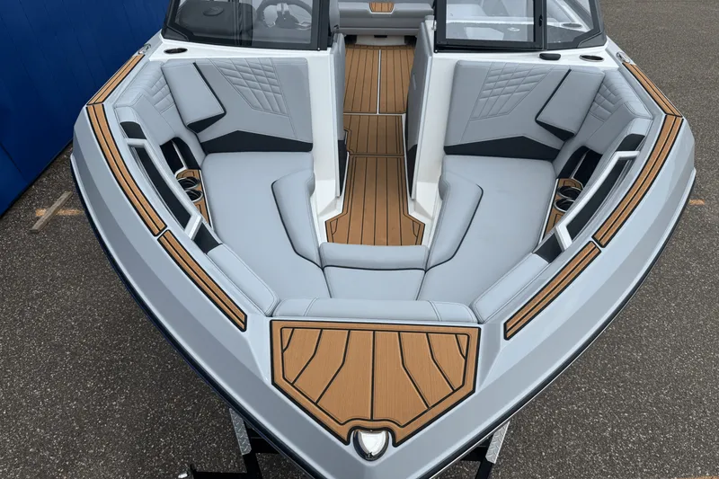 Slide: The Image of Nautique Super Air Nautique S23 2026 - 56