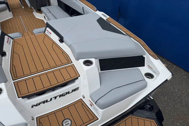 Slide: The Image of Nautique Super Air Nautique S23 2026 - 9