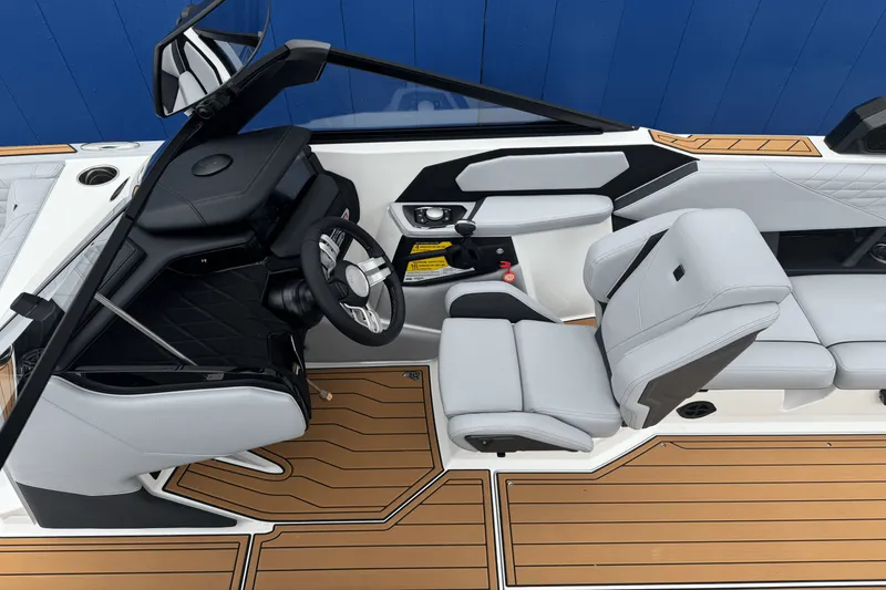 Slide: The Image of Nautique Super Air Nautique S23 2026 - 42