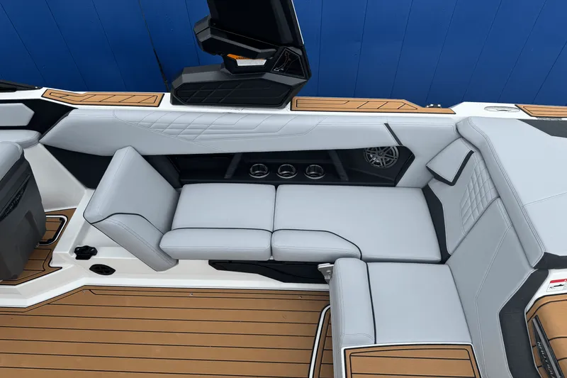Slide: The Image of Nautique Super Air Nautique S23 2026 - 30